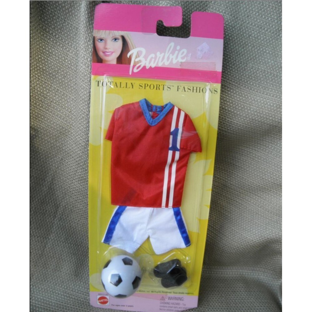 NEW 2000 VINTAGE, by MATTEL #68312-83,  BARBIE TOTALLY SPORTS FASHIONS, SOCCER